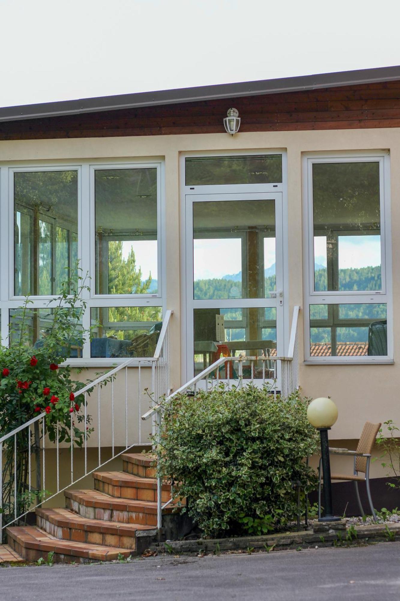 Self-Check In Apartmenthotel Seeglueck Pörtschach am Wörthersee Exterior foto